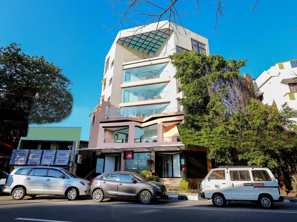Treebo Trend Time Square Marine Drive Hotel Kochi Ngoại thất bức ảnh