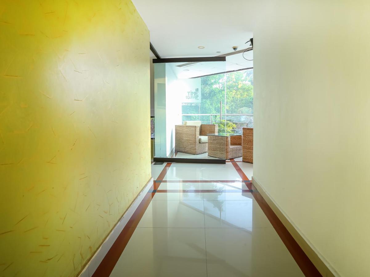 Treebo Trend Time Square Marine Drive Hotel Kochi Ngoại thất bức ảnh