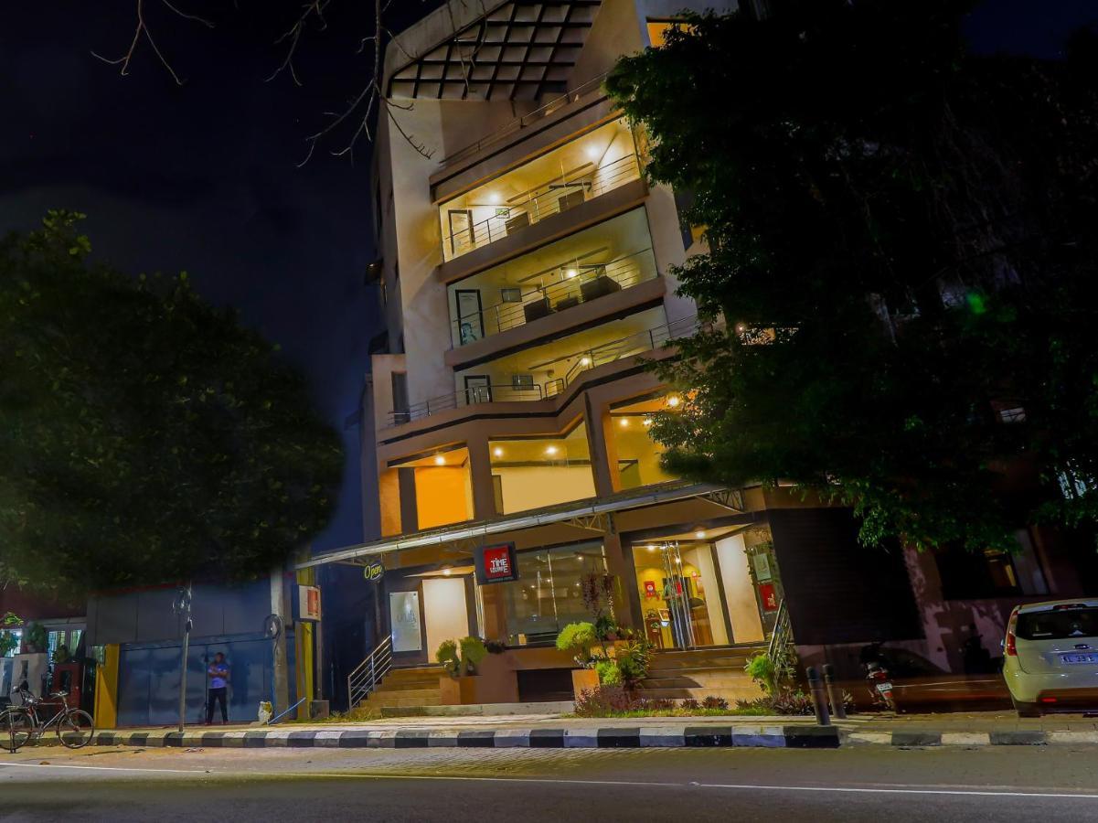 Treebo Trend Time Square Marine Drive Hotel Kochi Ngoại thất bức ảnh