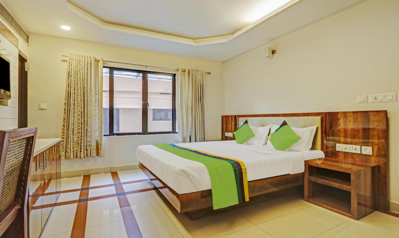 Treebo Trend Time Square Marine Drive Hotel Kochi Ngoại thất bức ảnh
