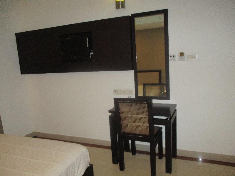 Treebo Trend Time Square Marine Drive Hotel Kochi Ngoại thất bức ảnh