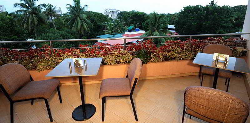 Treebo Trend Time Square Marine Drive Hotel Kochi Ngoại thất bức ảnh